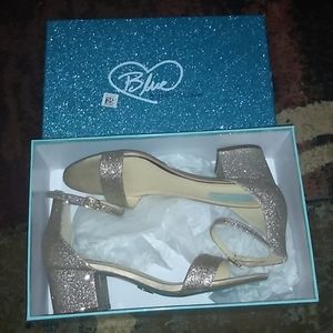 Blue by Betsey Johnson Size 8.5 Champagne Glitter